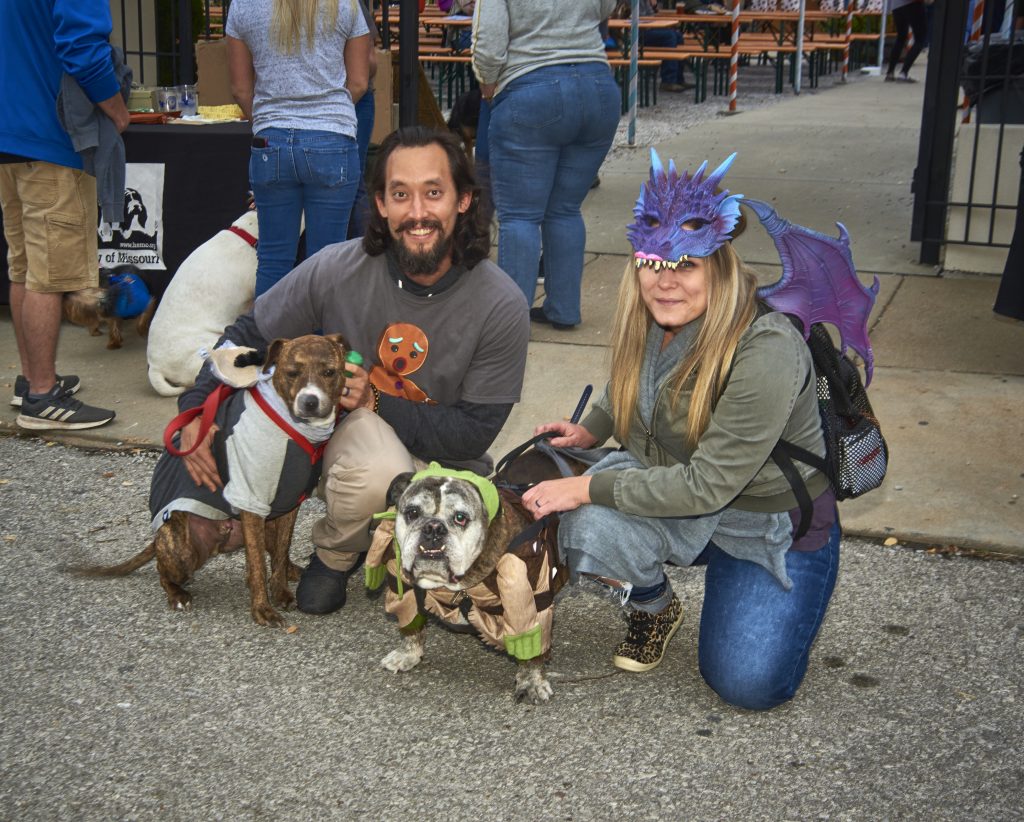HSMO_Barktoberfest__Oct14_2019BIZ_9382 image of HSMO event showing people with pets